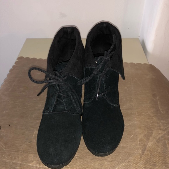 🤑Sale🤑MIA Black Suede Cuffed Oxford Booties, Rubber Wedge Heel - Picture 5 of 7